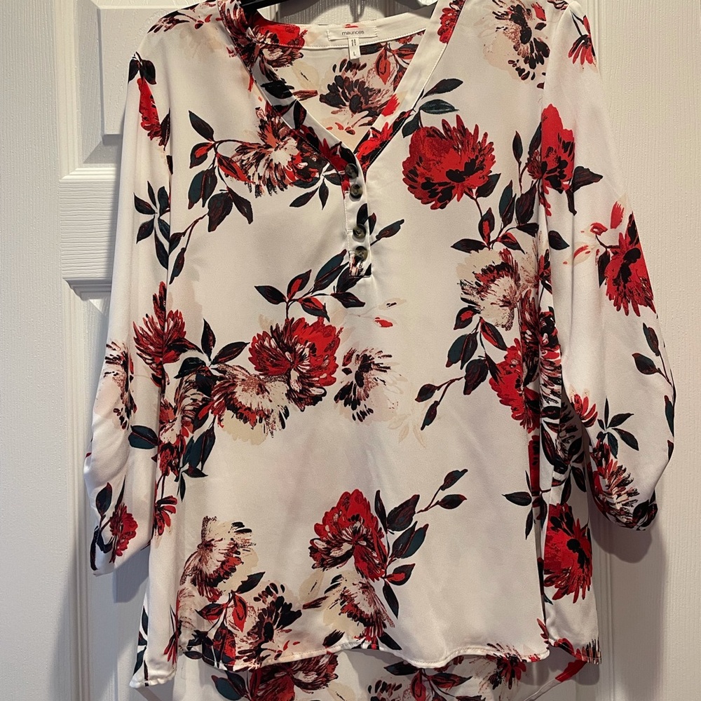 Maurice’s top, size large, great condition
